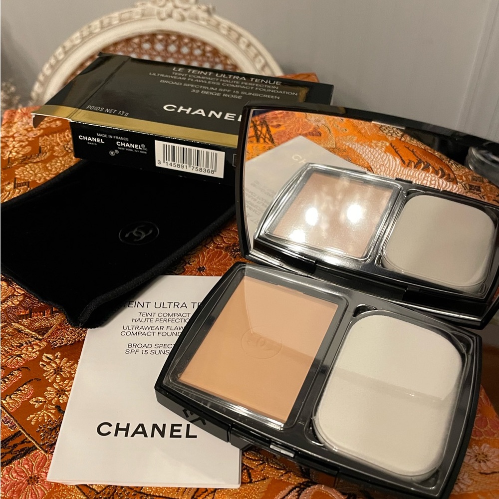 Chanel Le Teint ultra tenue makeup with sunscreen